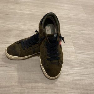 Vintage Havana woman’s sneakers. Size 6/6.5